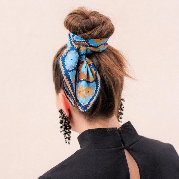 💕LAST ONE Floral silky scarf Hair Scarf - Picture 4 of 8